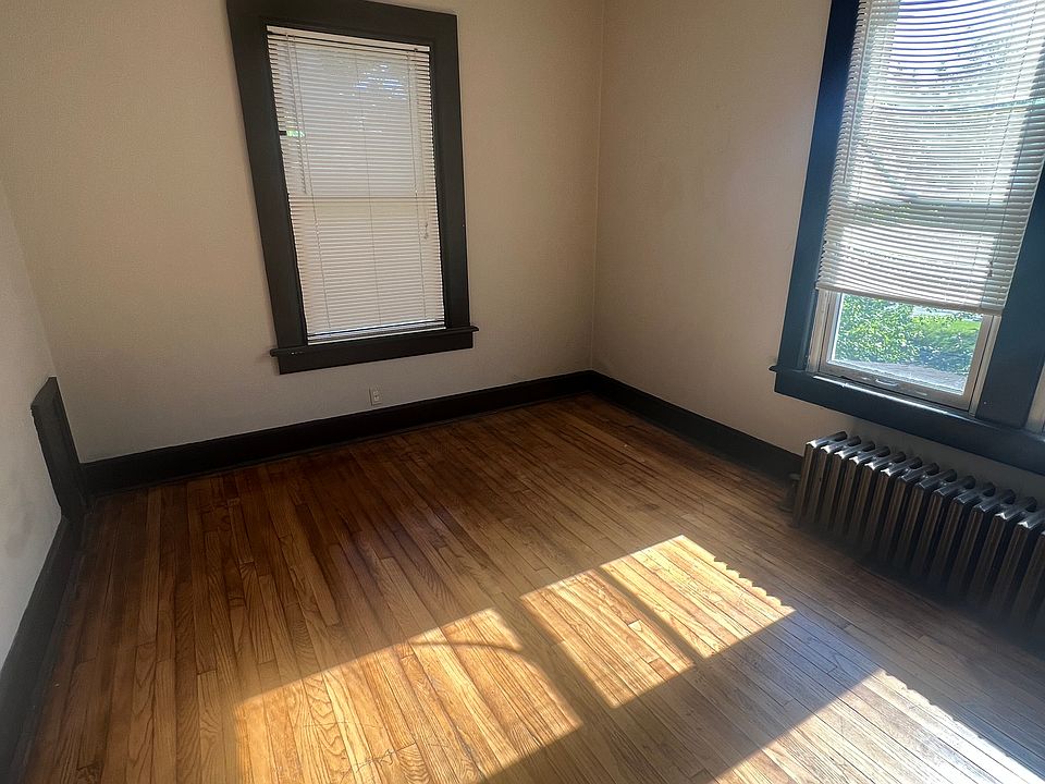 Large, sunny bedroom