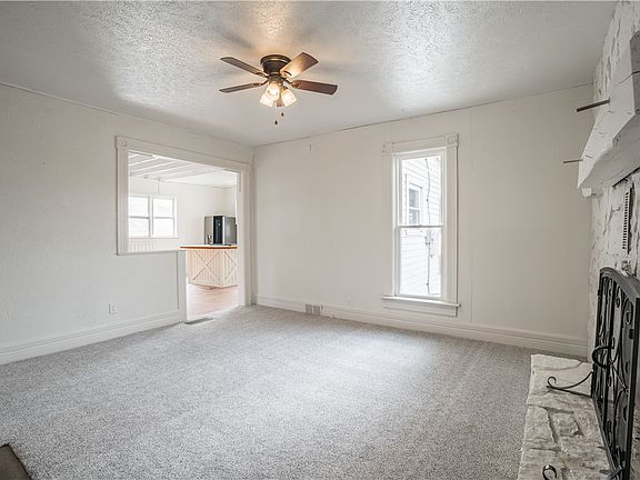 5th image of 115 W Bennett St