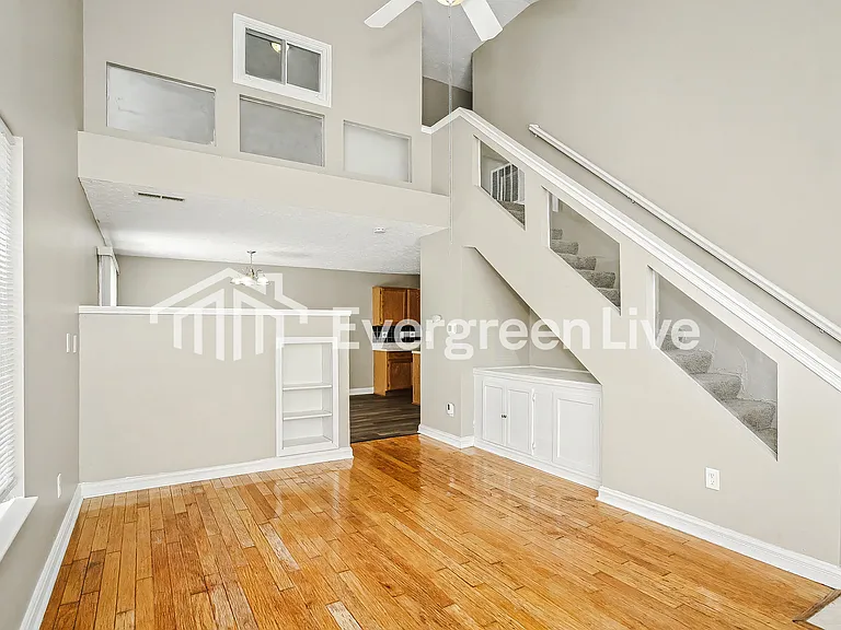 4919 Lewiston Dr — Photo 4