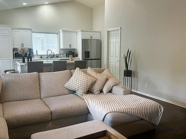 2409 SE Chinaberry Ave — Photo 5