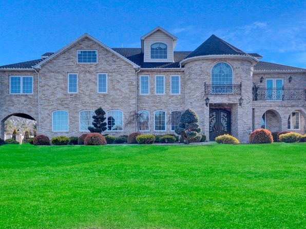 120 Majestic Dr #1