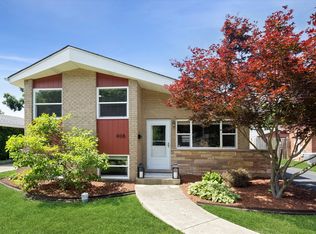 408 W Commonwealth Ln, Elmhurst, IL 60126