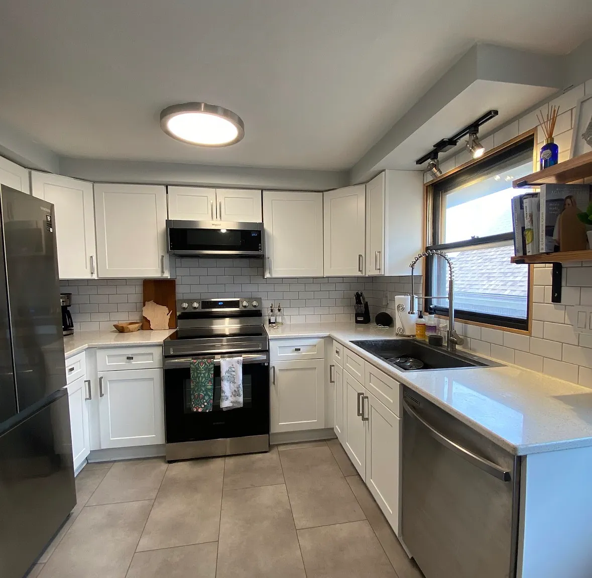 2 bed, 985 sqft, $1,850 — Photo 4