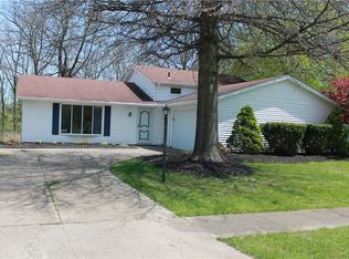 16713 Walnut Creek Dr, Strongsville, OH