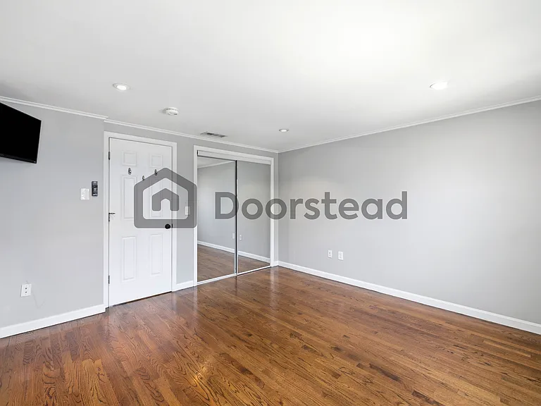 40 Brook St — Photo 16