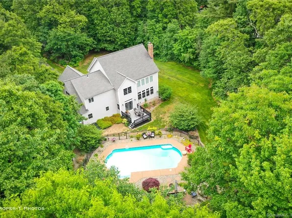 41 Wildwood Rd, Tolland, CT 06084