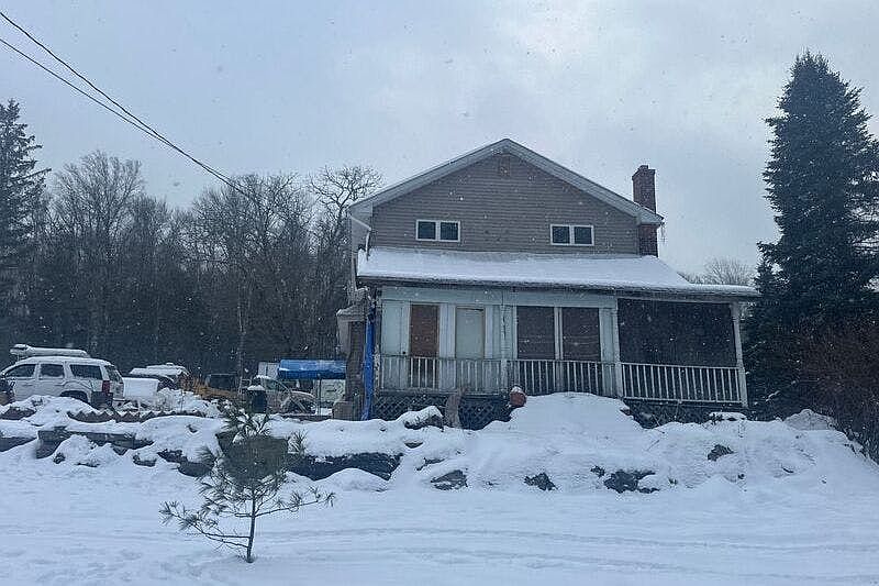 1st image of 102 Cemetery Rd
