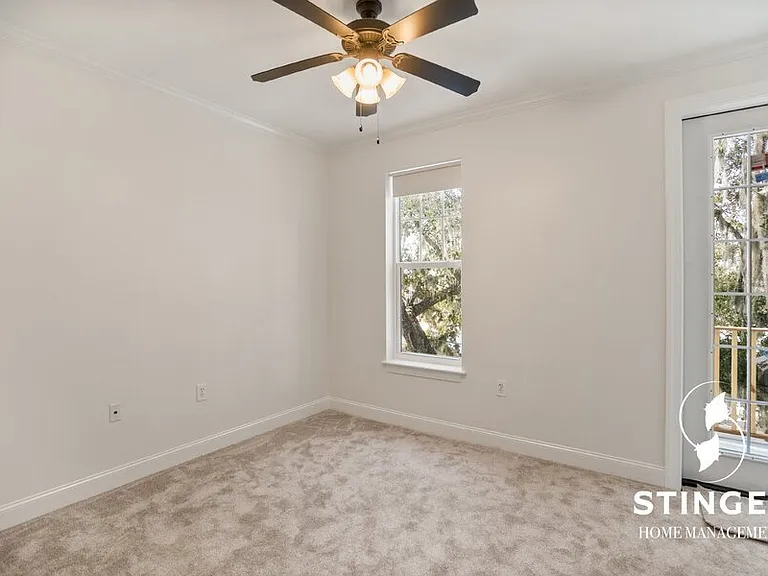 828B E Paris Ave — Photo 28