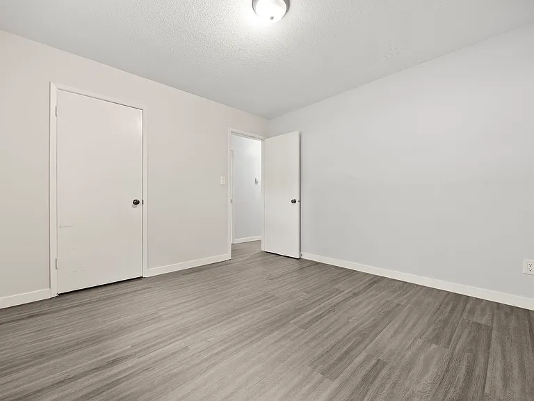 3568 Handley Cres — Photo 7
