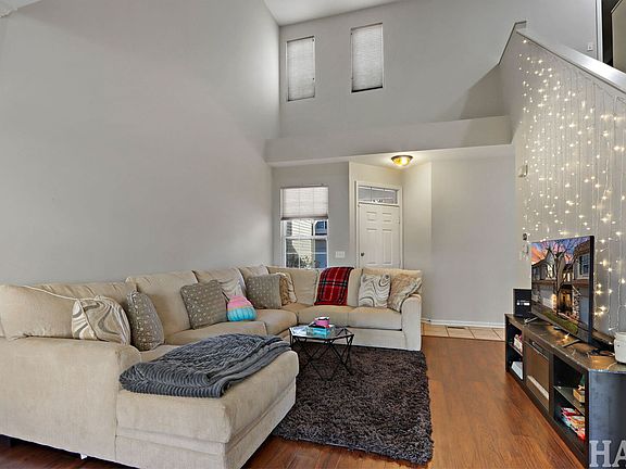 3rd image of 750 Dillon Ct