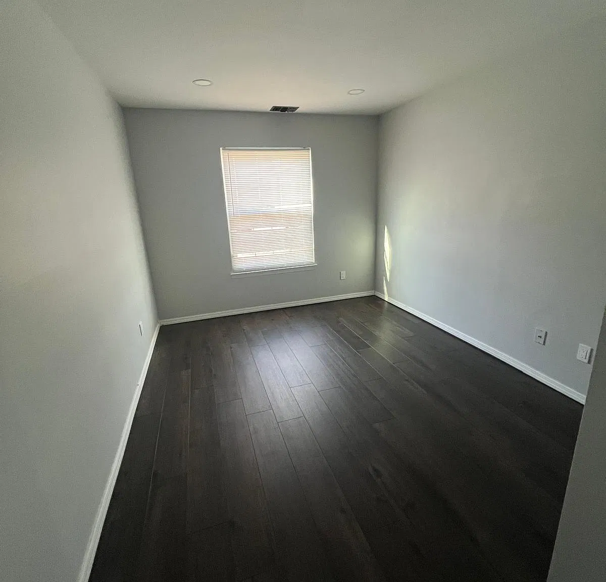 2 bed, 1.5 bath, 947 sqft, $2,800 — Photo 1