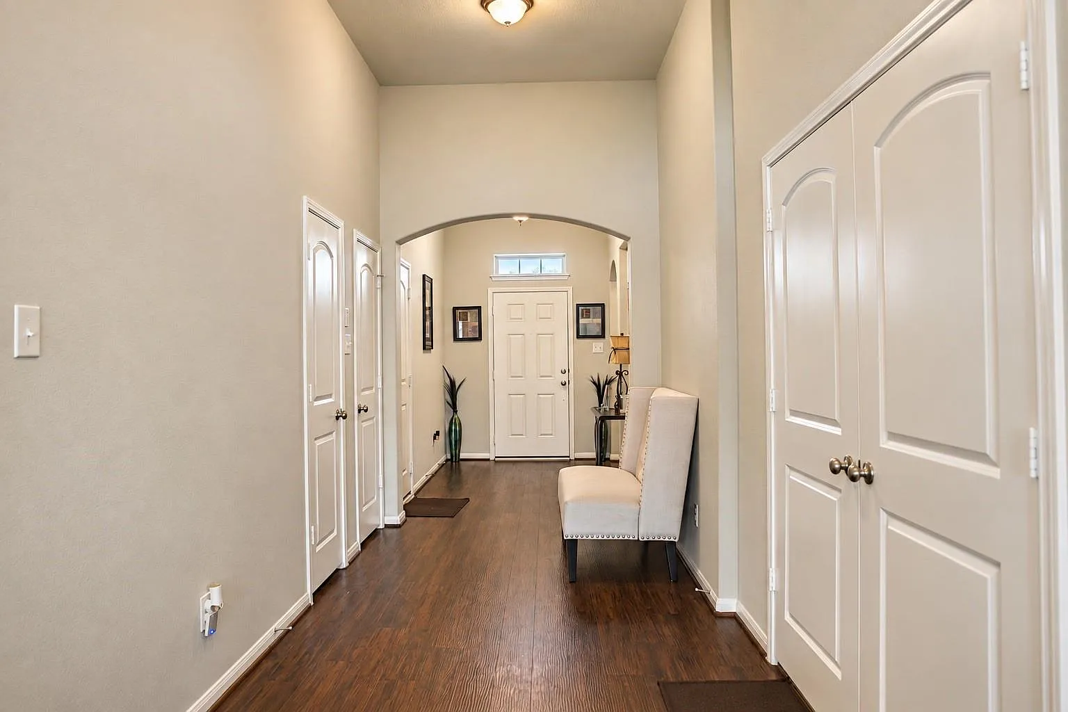 3 bed, 2.0 bath, 2080 sqft, $2,250 — Photo 3