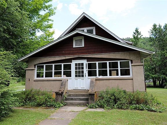3rd image of 114 Hortonville Main St