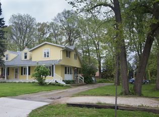 5840 S 42nd St, Greenfield, WI 53221