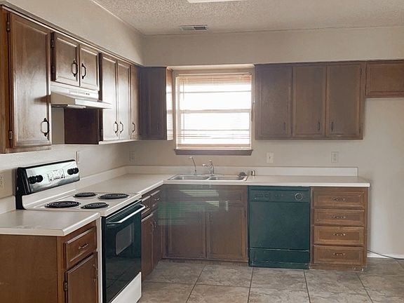 5th image of 4733 Princeton Ave