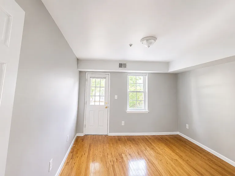 224 N Arlington Ave #2 — Photo 10