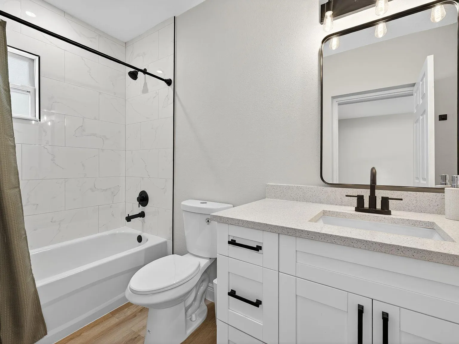 4 bed, 3.0 bath, 2250 sqft, $1,248 — Photo 3