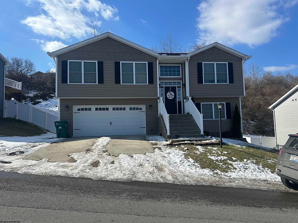 1st image of 231 Woodbury Dr