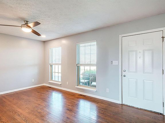4th image of 126 Tindale Dr