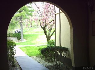 6 Loudon Dr, Fishkill, NY 12524