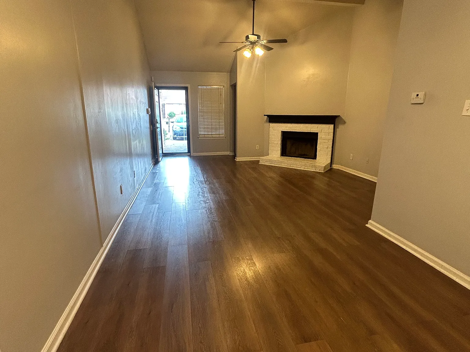 3 bed, 1203 sqft, $1,850 — Photo 3