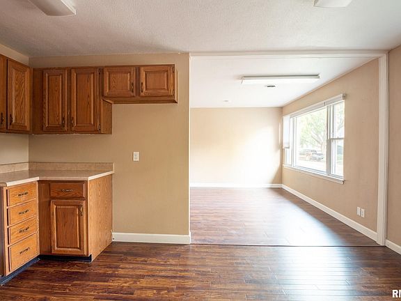 2nd image of 309 W Fremont St