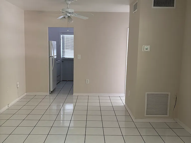 233 Phoenetia Ave #4 — Photo 7