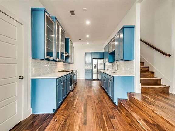 5th image of 422 N Marlborough Ave #A