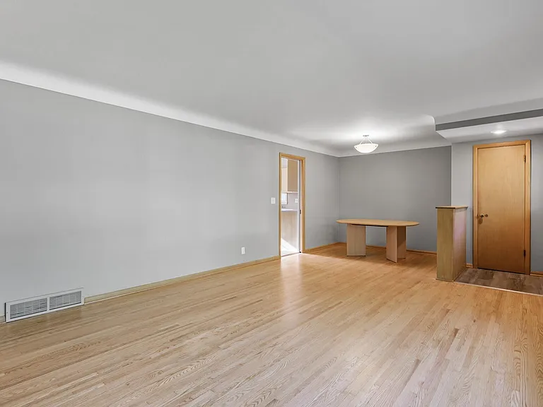 6339 Vincent Ave S — Photo 10