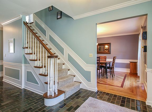 4th image of 1259 W Borders Dr