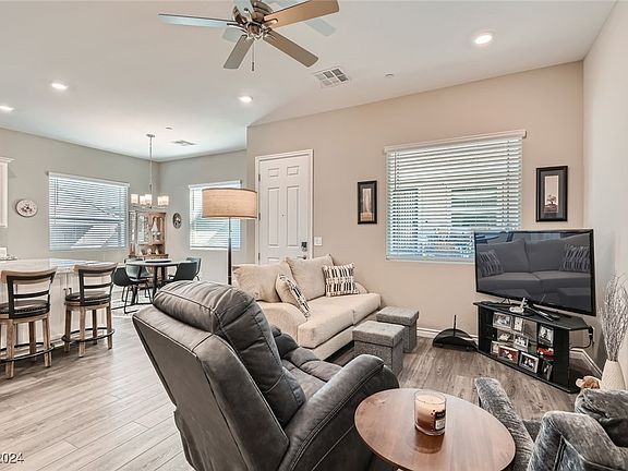 4th image of 774 Willow Oasis St