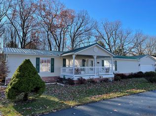 1437 Jonathan Dr, Somerset, PA 15501