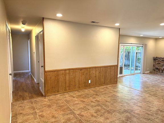 5th image of 4739 Louise Ln
