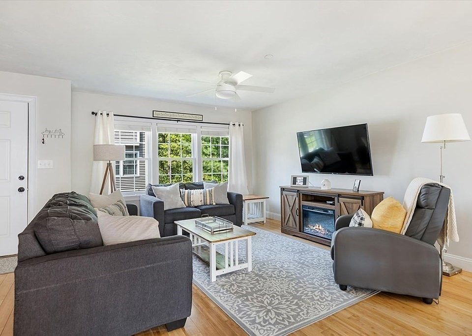 46 Great Cedar Dr Hanson, MA, 02341 Apartments for Rent Zillow