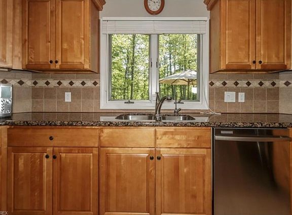 5th image of 11965 Quail Woods Dr