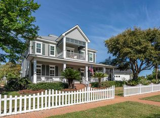 4005 Landfall Dr, Pensacola, FL 32507