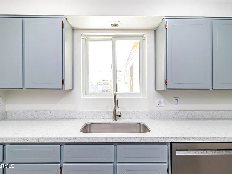 1303 W Devonshire St #1 — Photo 6