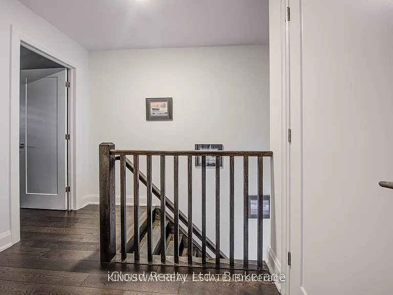 33 Jarvis St — Photo 37
