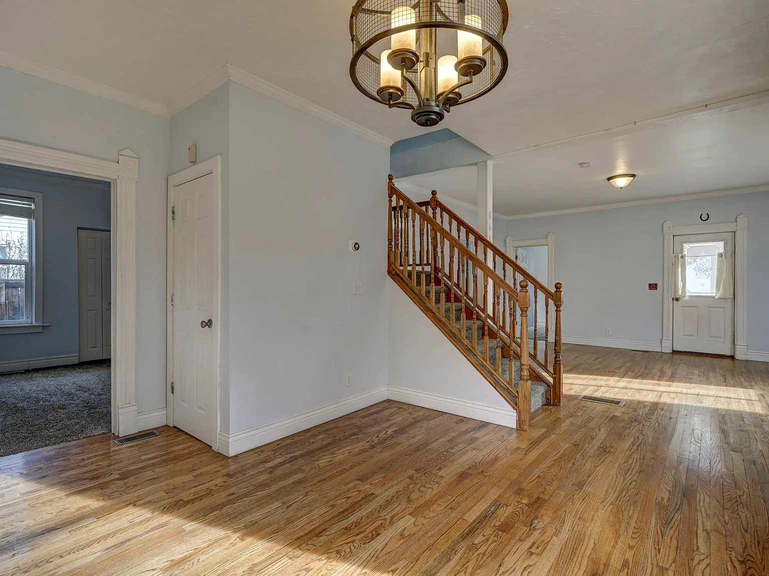 4 bed, 2351 sqft, $2,500 — Photo 2