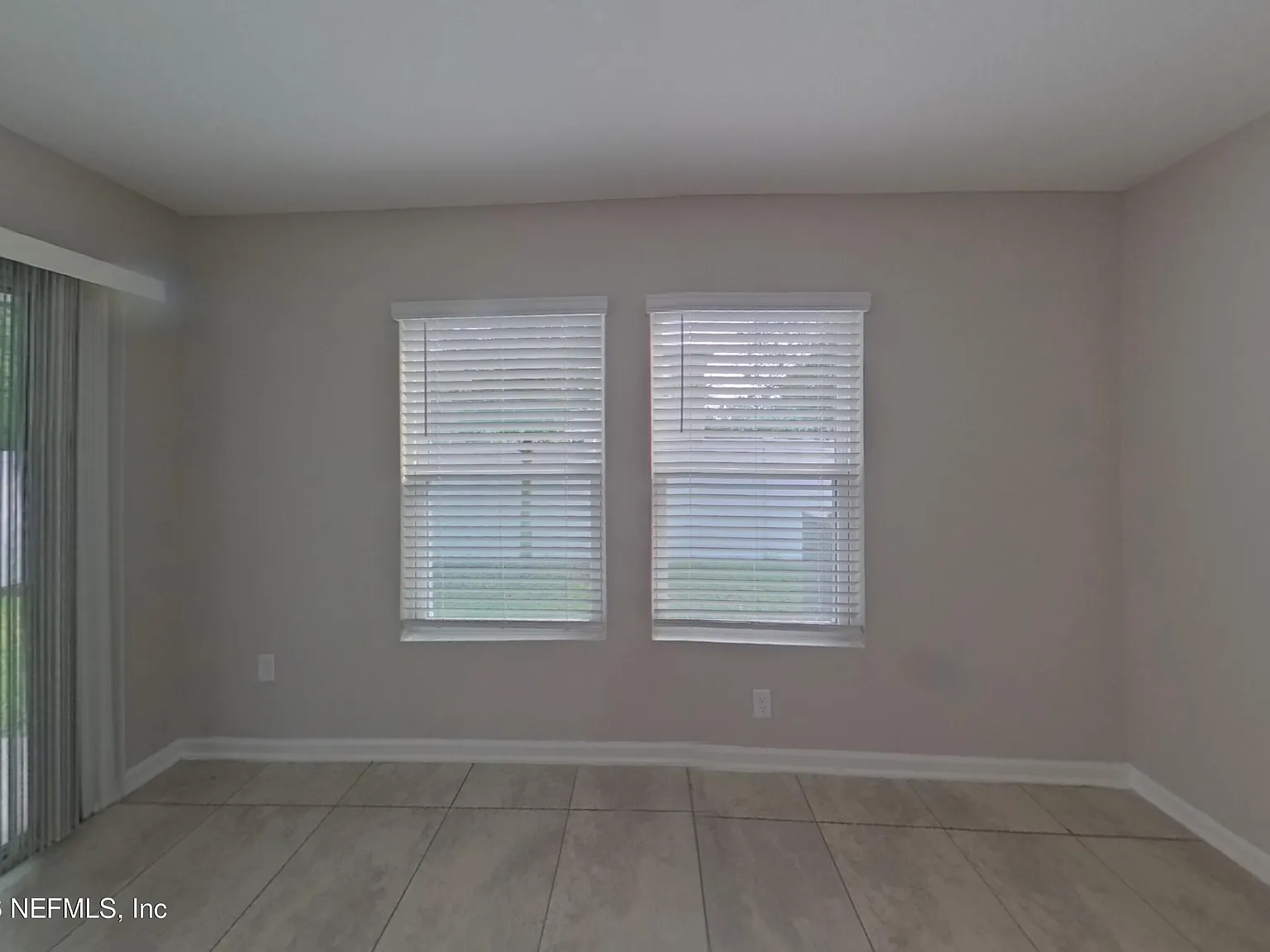 4 bed, 3.0 bath, 2500 sqft, $2,589 — Photo 3