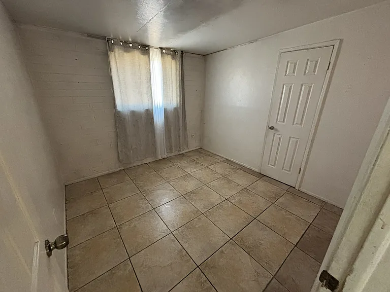 6424 W Columbus Ave — Photo 6