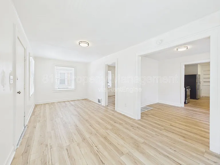 7131 Olive St — Photo 3