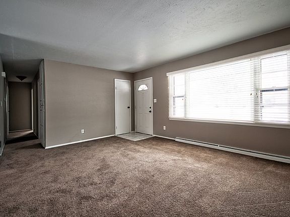 3rd image of 1518 Columbian Ave
