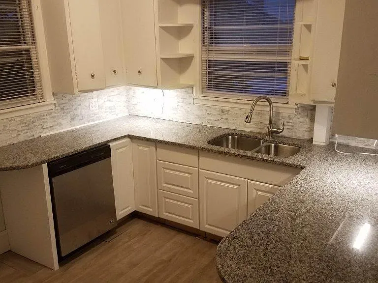 2720 Emerson Ave S #2 — Photo 3