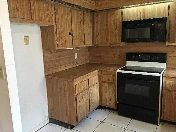 4th image of 600 NW 210th St #10128