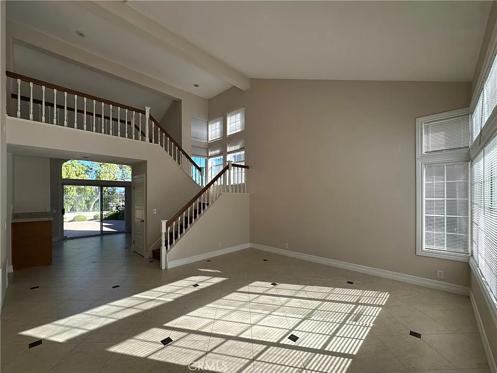 3 bed, 2.5 bath, 1904 sqft, $4,900 — Photo 2