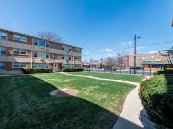 7901 S Paxton Chicago, IL 60617