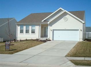 1114 Summit Ridge Dr, Papillion, NE 68046