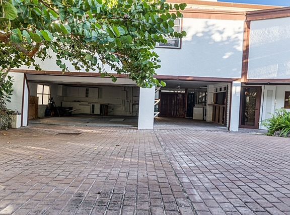 3rd image of 3494 S Ocean Blvd