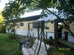 7 Town Line Ln, Newport, NH 03773